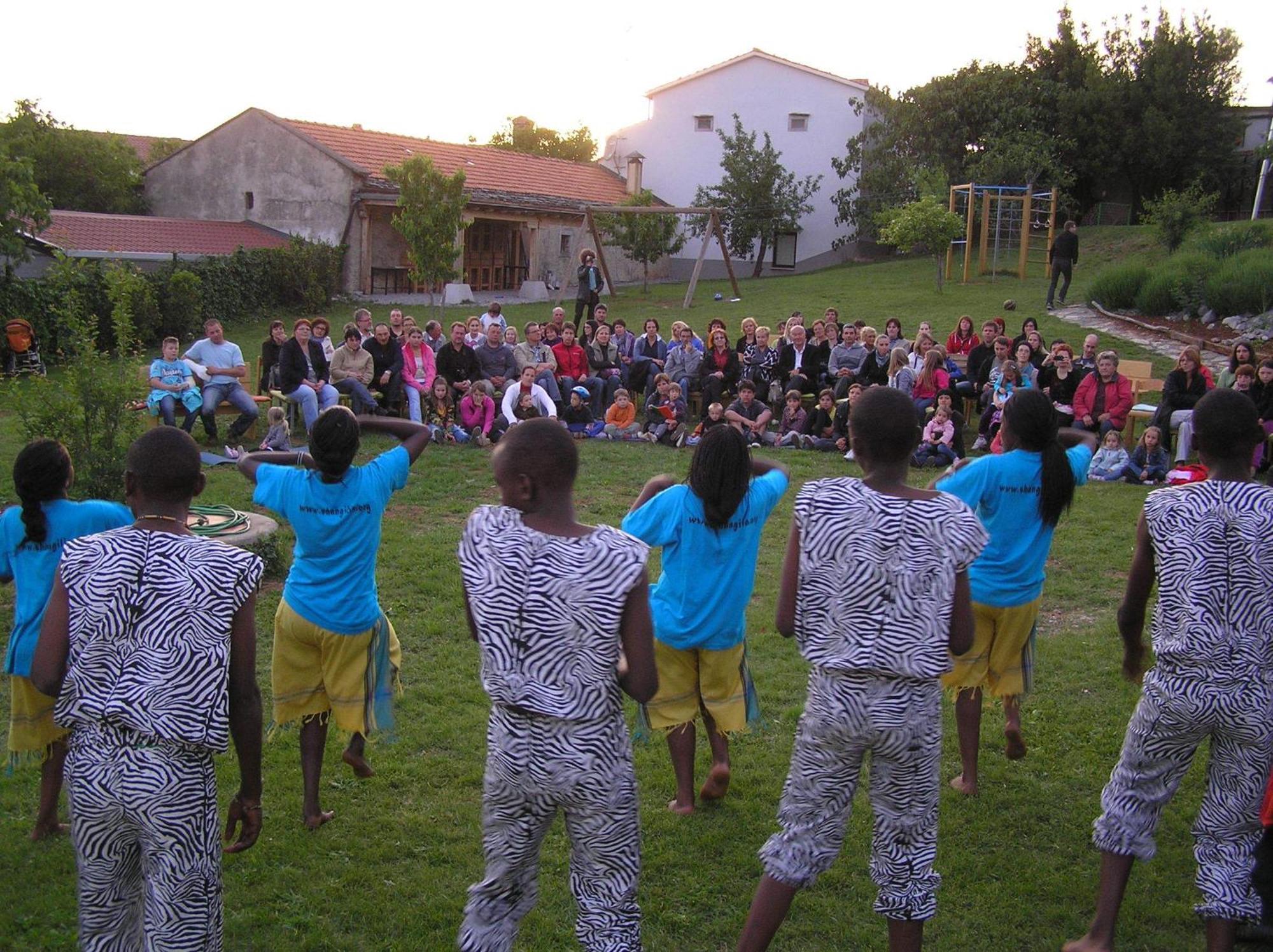 Pliskovica Youth Hostel エクステリア 写真